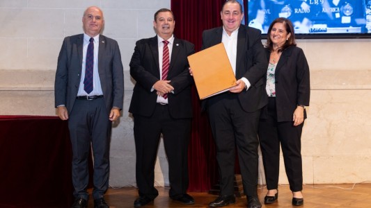 El intendente Poletti participó de la celebración por los 40 años de democracia