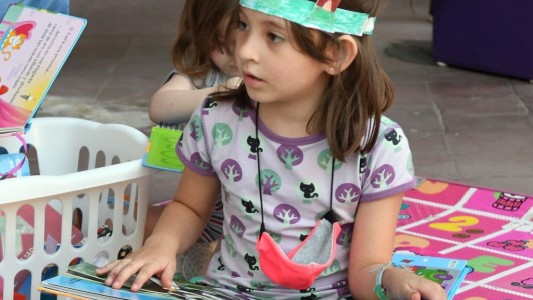 Fiestas de fin de año: invita a donar libros para las infancias