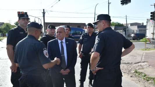 Rosario: detuvieron a dos jóvenes tras una balacera y llevaban amenazas a Pullaro