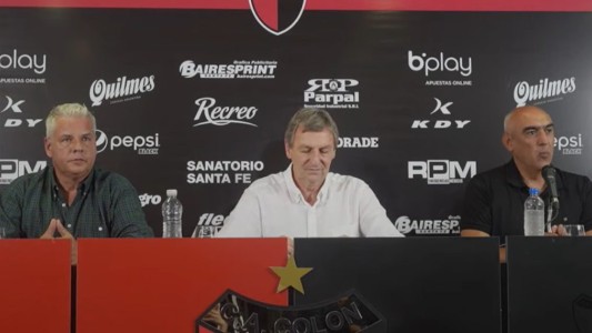 Víctor Godano asumió como presidente de Colón y presentó a Ivan Delfino como DT