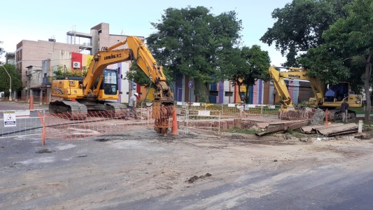Comenzó la obra para reparar el socavón de Luciano Molinas y Pedro Vittori