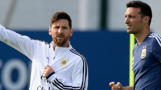 Entrenamientos de la Selección y recambio en el plantel: los temas de la cumbre Messi-Scaloni en Rosario