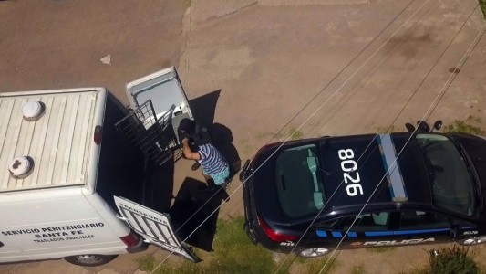 Presos "conflictivos" a Piñero: exitoso operativo de traslado desde la Alcaidía de Melincué