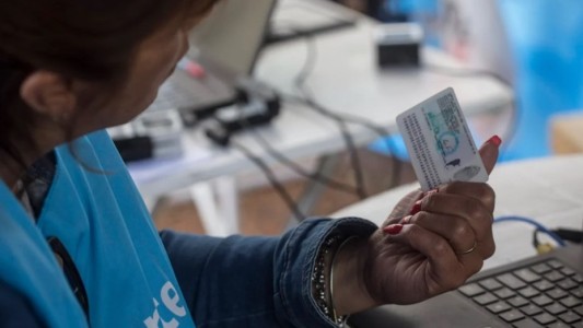 El Gobierno aumentó las tarifas para obtener DNI y Pasaporte: cuánto pasaron a costar los trámites