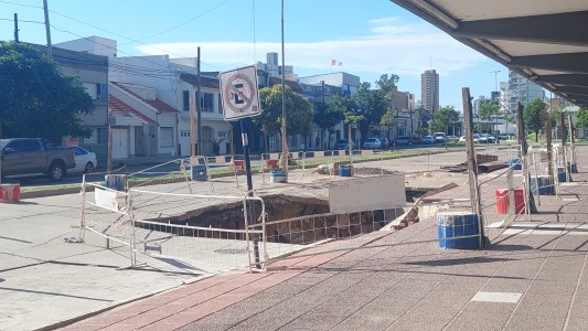 Se agranda el socavón en López y Planes y la obra debe licitarse de nuevo