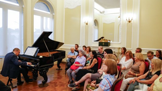 Con gran convocatoria, la Casa de la Cultura inauguró su temporada 2024