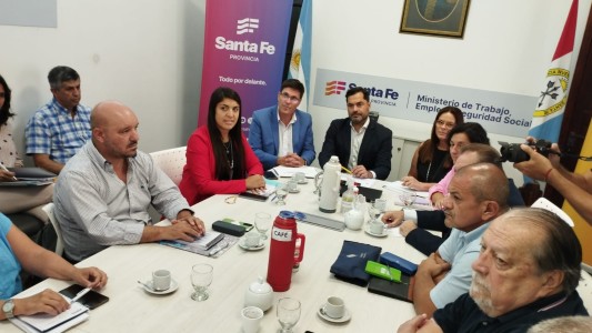 Enojo de los gremios docentes tras la paritaria: “están dinamitando el 26 de febrero”