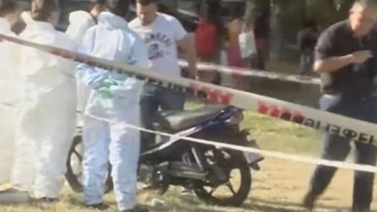 Asesinaron de un balazo en el pecho a un joven para robarle la moto en Lanús