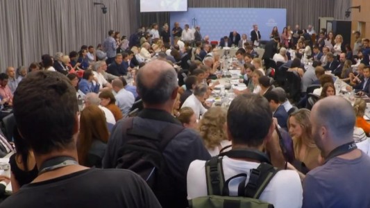 El oficialismo sigue en busca de un acuerdo en Diputados para aprobar la ley "Bases"