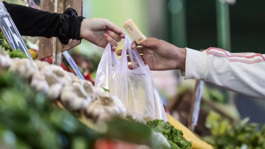 Las ventas minoristas pyme se desplomaron 28,5% anual en enero