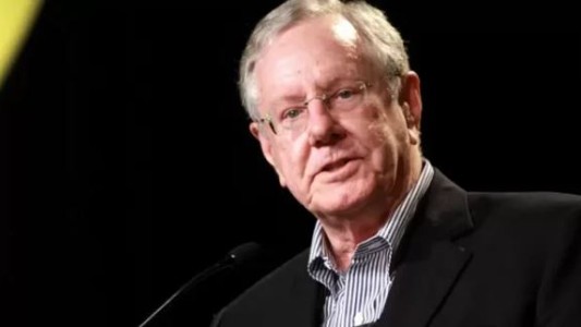 La advertencia de Steve Forbes a Milei: "Si no dolariza inmediatamente, no tendrá éxito"