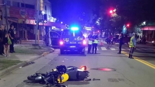 Un motociclista falleció tras chocar con una ambulancia