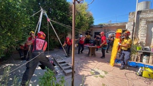 Córdoba: rescataron a una mujer de 84 años que cayó a un pozo