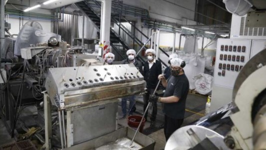 La economía cerró 2023 con una caída acumulada del 1,6%