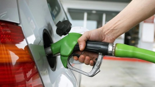 Con el comienzo de marzo, el viernes aumentarán los combustibles