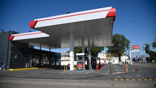 Violencia narco en Rosario: estaciones de servicio evalúan permanecer cerradas durante la noche