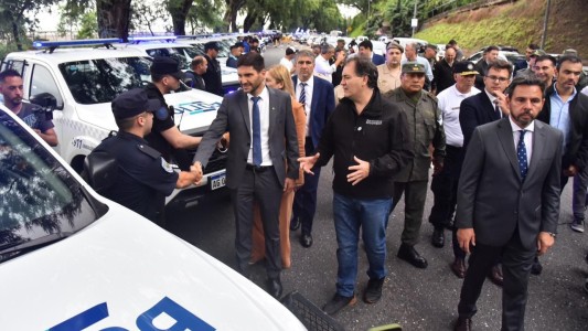 Llegaron móviles policiales de Buenos Aires