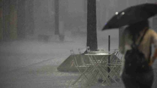 Llegó la tormenta y la ciudad se encuentra bajo alerta roja