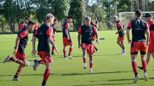 Colón ya piensa en Nueva Chicago: ¿cambia la delantera?