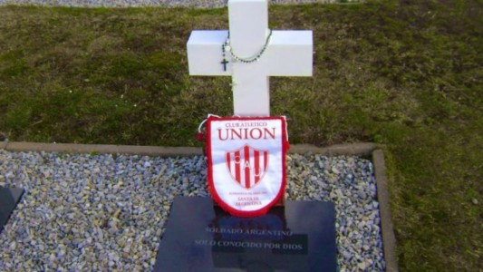 Colón y Unión rinden homenaje a los Héroes de Malvinas