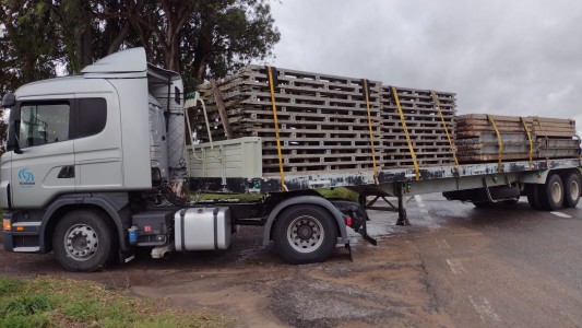 El puente bailey para colocar sobre el Carretero llegó a Santa Fe