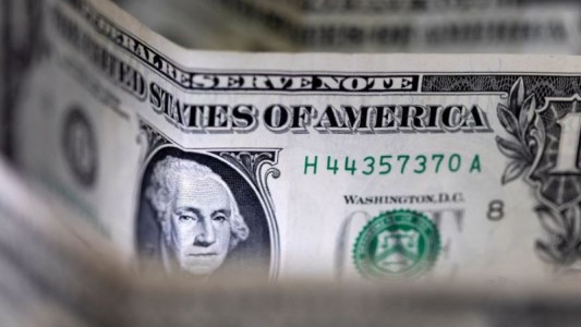 El dólar blue volvió a caer y la cotización cerró a $1.000