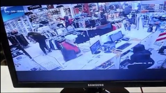 Golpe comando en Guadalupe Oeste: cinco ladrones asaltaron un local deportivo