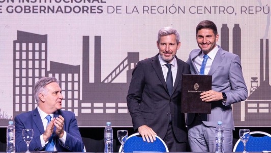 Maximiliano Pullaro asumió como presidente de la Región Centro