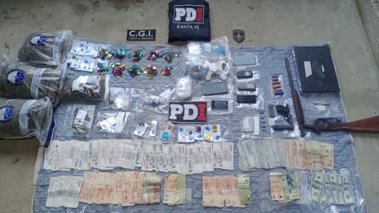 Drogas, armas y dinero secuestrado en múltiples allanamientos