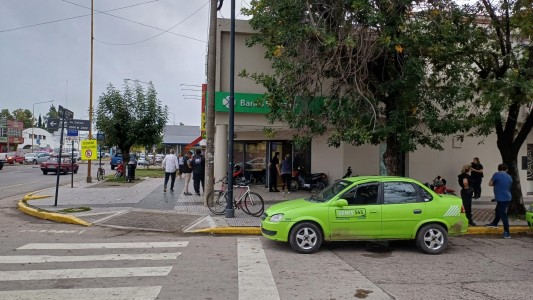 Violento asalto a una remisera en la zona de Aristóbulo del Valle y Galicia