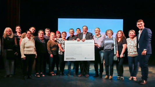 Poletti firmó el “Compromiso por una Santa Fe Más Limpia” junto a 500 instituciones