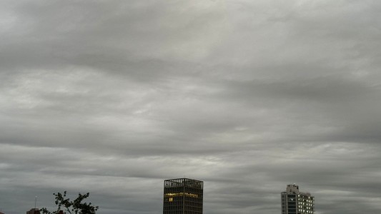 Tiempo: Jueves con lloviznas y probables chaparrones hacia la noche