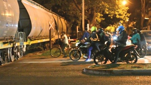 Problemas viales: Descarrilló un tren en Santa Fe y hubo un choque sobre la ruta 11
