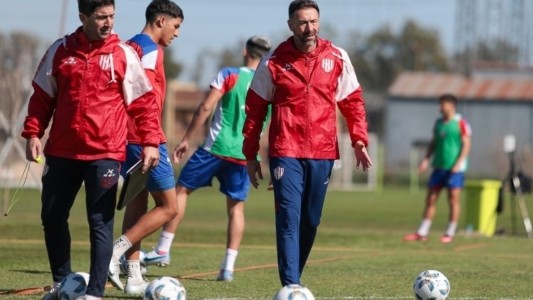 Unión: El DT tatengue pide refuerzos en todas las líneas