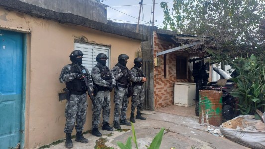 Allanaron viviendas en Barranquitas y Las Flores por narcomenudeo