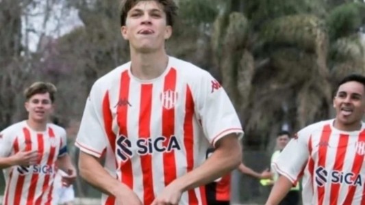 Francisco Pumpido firmó su primer contrato profesional con Unión