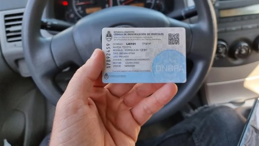 Eliminarán la cédula azul del auto: qué cambia y qué pasa con la cédula verde