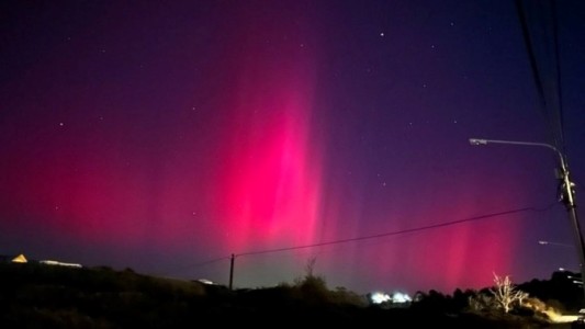 Una tormenta solar provocó inéditas auroras australes en Ushuaia y la Antártida
