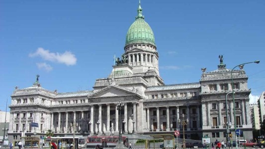 El Senado retoma el tratamiento de la ley Bases y el paquete fiscal