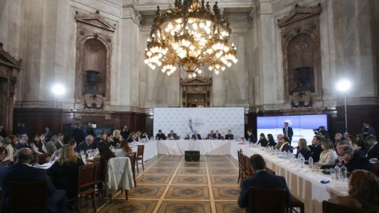 Ley Bases: mañana terminan las exposiciones y el dictamen sigue siendo una incógnita