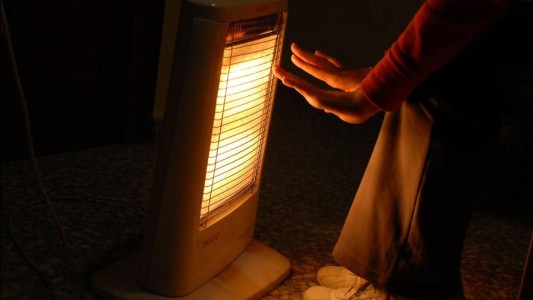 Evalúan congelar las tarifas de luz y gas durante el invierno