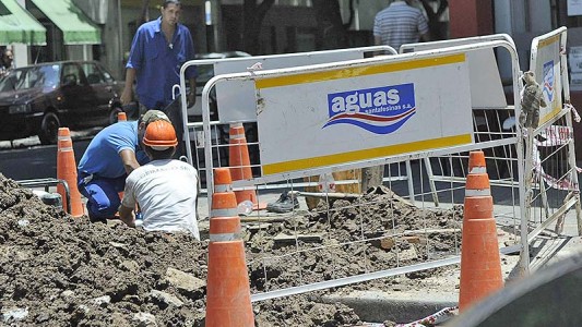 Tránsito interrumpido en la ciudad por reparación de cañerías