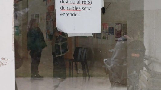 El dispensario de Pompeya hace un mes que está sin internet ni teléfono por robo de cables