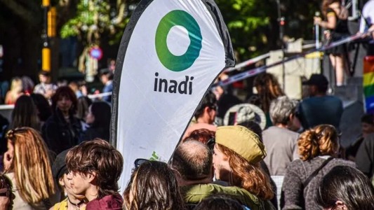 Concentración en defensa del Inadi