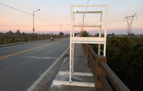Puente Carretero: se montaron los primeros andamios y se espera por el comienzo de las obras de reparación