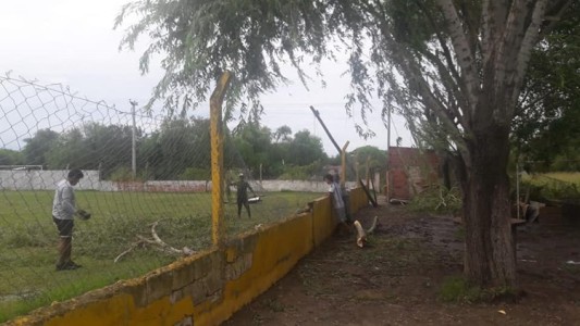 Ingresaron a robar al Club Los Canarios.