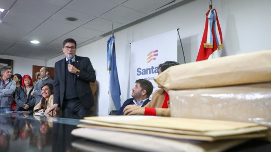 Licitaron aulas para 13 escuelas de Santa Fe y Santo Tomé