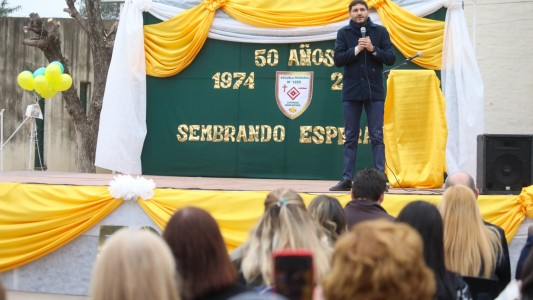 La Escuela “Ceferino Namuncurá” celebró sus 50 años y el gobernador estuvo presente