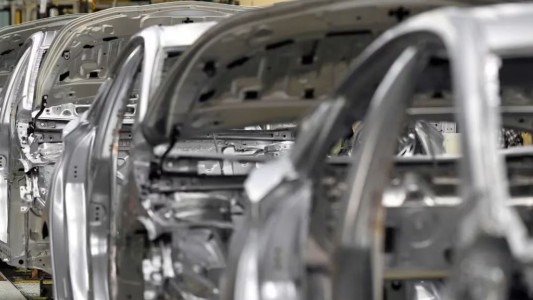 Fuerte caída en la producción de autos en mayo