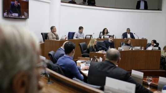 El Concejo comenzó a debatir la regulación de las aplicaciones de viaje